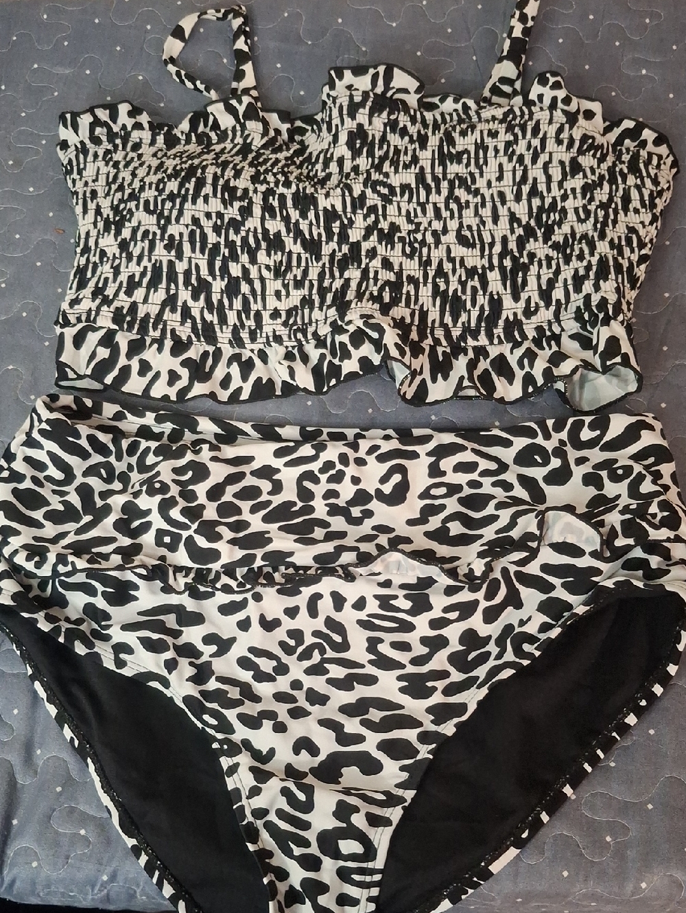 Black & White Leopard Print Bikini Set size large
